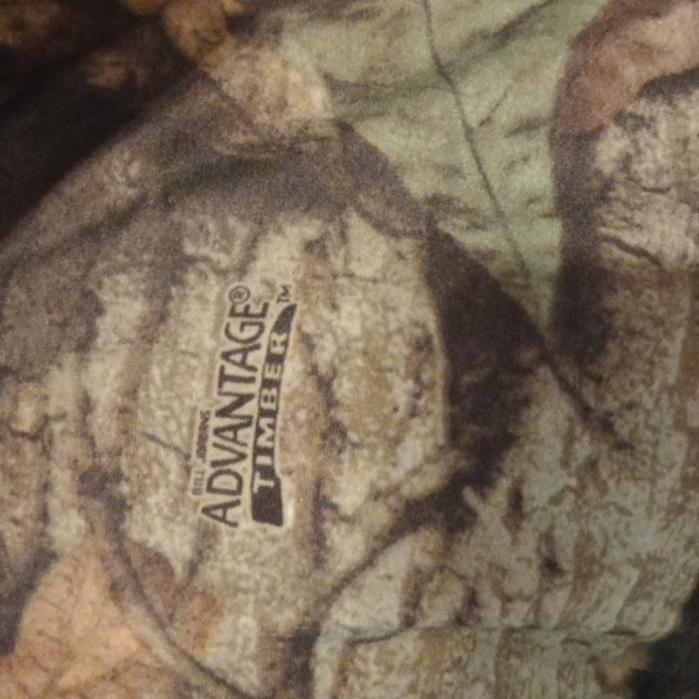 Cabela's women's camo jacket. - Picture 2 of 7